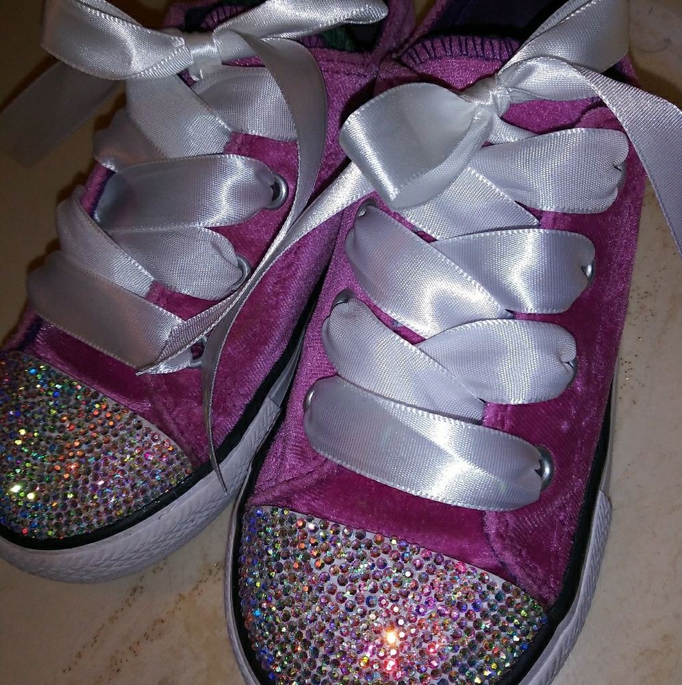 Pink velvet converse size 9